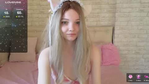 Snapshot of animealica chatting on June 19, 2:27 am Alica online show from June 19, 2:27 am