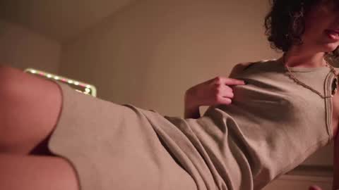 Anise online show from January 4, 7:23 pm