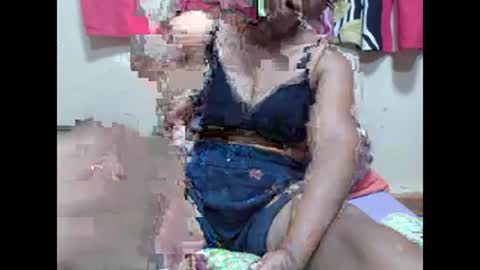 Snapshot of anishey chatting on March 5, 9:27 am anishey online show from March 5, 9:27 am