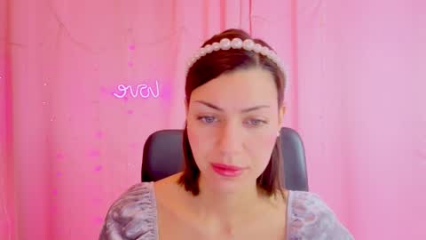 Snapshot of aniskyy chatting on February 4, 6:19 am Anni online show from February 4, 6:19 am