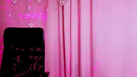 Snapshot of aniskyy chatting on February 24, 4:16 pm Anni online show from February 24, 4:16 pm