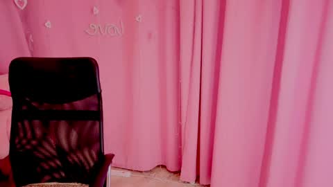 Snapshot of aniskyy chatting on April 29, 5:30 pm Anni online show from April 29, 5:30 pm
