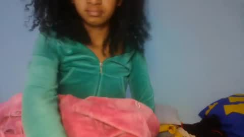 Snapshot of anitaazzh chatting on July 11, 8:28 am anitaazzh online show from July 11, 8:28 am