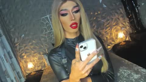 Snapshot of anitacruisze chatting on January 9, 5:22 pm Miss Ann online show from January 9, 5:22 pm