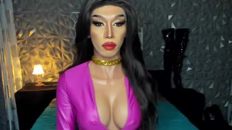 Snapshot of anitacruisze chatting on January 25, 9:46 pm Miss Ann online show from January 25, 9:46 pm