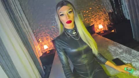 Snapshot of anitacruisze chatting on January 27, 11:22 am Miss Ann online show from January 27, 11:22 am