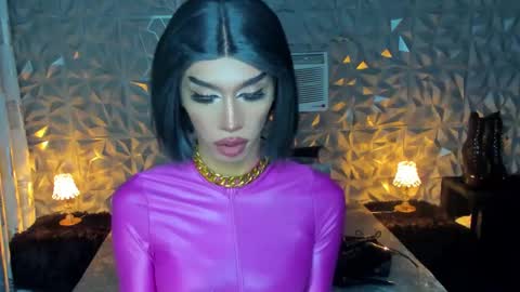 Snapshot of anitacruisze chatting on January 28, 11:17 pm Miss Ann online show from January 28, 11:17 pm