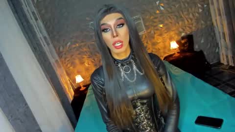 Snapshot of anitacruisze chatting on February 23, 8:22 pm Miss Ann online show from February 23, 8:22 pm