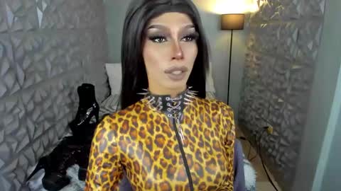 Snapshot of anitacruisze chatting on March 3, 4:03 am Miss Ann online show from March 3, 4:03 am