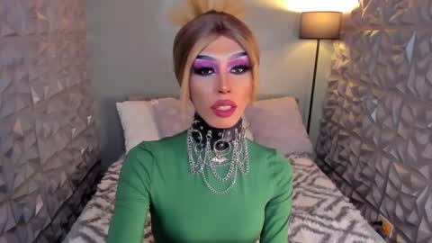 Snapshot of anitacruisze chatting on March 5, 5:40 am Miss Ann online show from March 5, 5:40 am