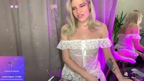 Snapshot of anjalin_sososok chatting on April 21, 6:34 pm anjalin_sososok online show from April 21, 6:34 pm