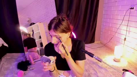 Angel online show from November 28, 6:43 pm