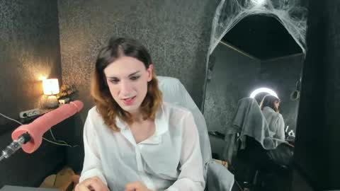 Snapshot of anjella_botton chatting on June 4, 6:47 pm Angel online show from June 4, 6:47 pm