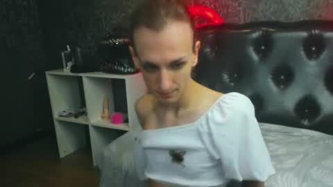 Snapshot of anjella_botton chatting on July 9, 6:45 pm Angel online show from July 9, 6:45 pm