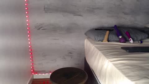Hello My name is NaiaraPv is OPEN online show from December 12, 2:22 pm