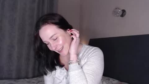 Snapshot of anjutka08 chatting on February 20, 5:57 pm anjutka08 online show from February 20, 5:57 pm