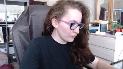 Snapshot of ankey_rayah chatting on December 9, 4:34 am Nameless online show from December 9, 4:34 am