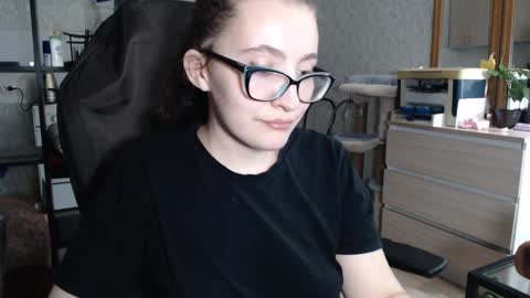 Snapshot of ankey_rayah chatting on December 15, 3:42 pm Nameless online show from December 15, 3:42 pm