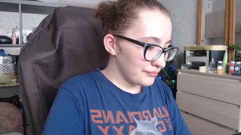 Snapshot of ankey_rayah chatting on February 4, 8:35 am Nameless online show from February 4, 8:35 am