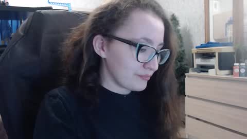 Snapshot of ankey_rayah chatting on February 15, 2:00 pm Nameless online show from February 15, 2:00 pm