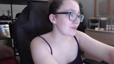 Snapshot of ankey_rayah chatting on February 20, 6:13 pm Nameless online show from February 20, 6:13 pm