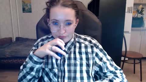 Snapshot of ankey_rayah chatting on October 22, 4:29 pm Nameless online show from October 22, 4:29 pm