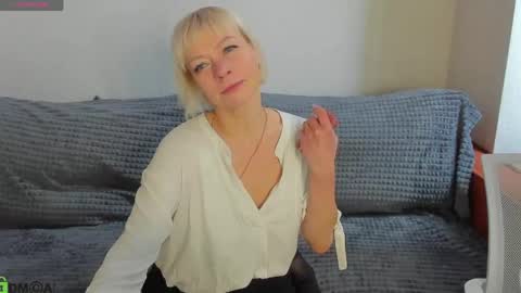 ann_annise online show from May 22, 1:02 am