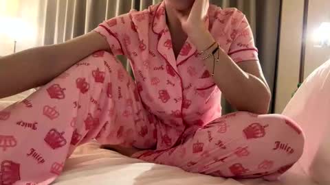 Snapshot of anna___25 chatting on April 1, 7:00 pm Anna online show from April 1, 7:00 pm
