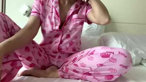 Snapshot of anna___25 chatting on April 2, 7:06 am Anna online show from April 2, 7:06 am