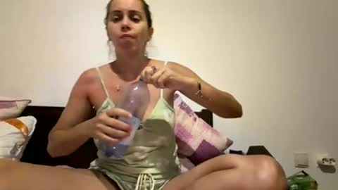 Snapshot of anna___25 chatting on July 5, 6:04 pm Anna online show from July 5, 6:04 pm