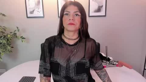 Snapshot of anna__spencer chatting on May 29, 12:47 pm Anna online show from May 29, 12:47 pm