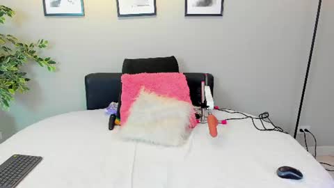 Snapshot of anna__spencer chatting on June 10, 12:48 pm Anna online show from June 10, 12:48 pm