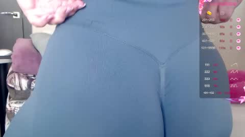 anna_asss online show from April 15, 1:51 pm