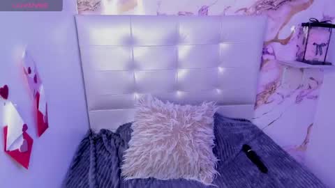Snapshot of anna_blade_ chatting on April 22, 4:08 pm ANNA online show from April 22, 4:08 pm