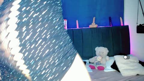 Anailyn figueroa online show from November 25, 5:18 am