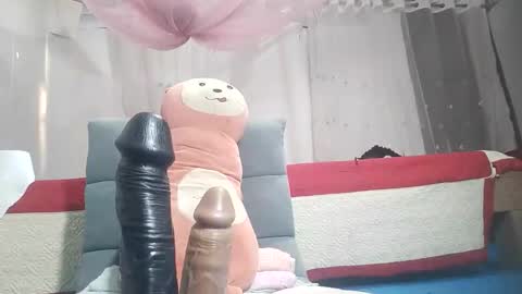 Snapshot of anna_ellen22 chatting on April 17, 7:00 am anna_ellen22 online show from April 17, 7:00 am