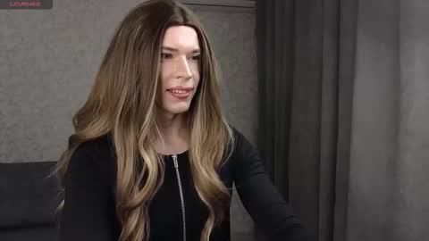 Anna online show from March 10, 2:33 pm