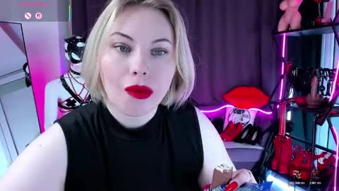 Snapshot of anna_maxwell chatting on June 8, 2:12 am Anna online show from June 8, 2:12 am