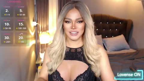 Snapshot of anna_mclaine chatting on June 14, 11:07 pm Miss Anna online show from June 14, 11:07 pm