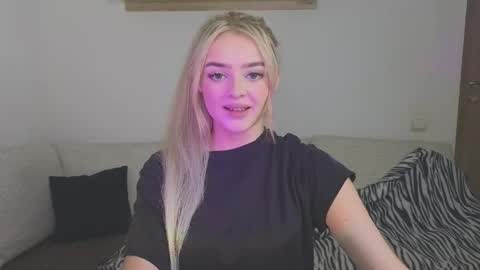 Anna online show from March 18, 1:25 pm