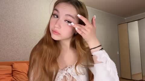 Snapshot of anna_raspberry chatting on April 29, 8:59 pm Anne online show from April 29, 8:59 pm