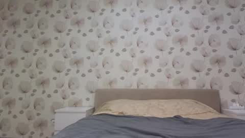 Snapshot of annabel_themoon chatting on October 6, 2:31 am annabel_themoon online show from October 6, 2:31 am