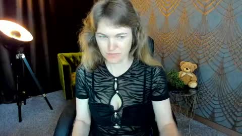 Snapshot of annabel_xxx chatting on June 7, 5:22 am Annabel online show from June 7, 5:22 am