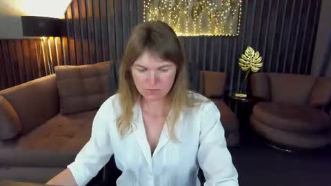 Snapshot of annabel_xxx chatting on June 18, 6:01 pm Annabel online show from June 18, 6:01 pm