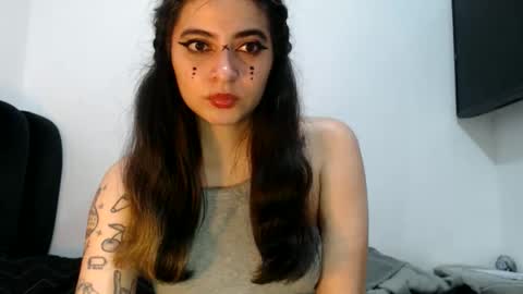 Snapshot of annacrow chatting on May 8, 2:17 am Anna online show from May 8, 2:17 am