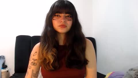 Snapshot of annacrow chatting on May 14, 12:28 am Anna online show from May 14, 12:28 am
