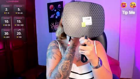 Ana Foxxx online show from February 10, 11:03 am