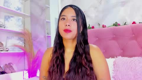 Snapshot of annaqueen_ chatting on November 1, 4:20 pm Anna online show from November 1, 4:20 pm