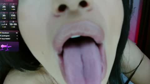 Snapshot of annaros_ chatting on May 15, 6:04 pm AnnaRos online show from May 15, 6:04 pm