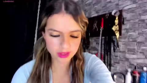 Snapshot of annavi_ chatting on March 3, 7:06 pm Annavi online show from March 3, 7:06 pm